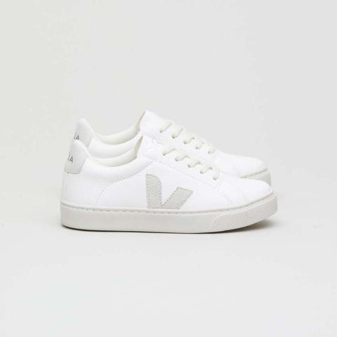 Veja Extra White Natural Laces